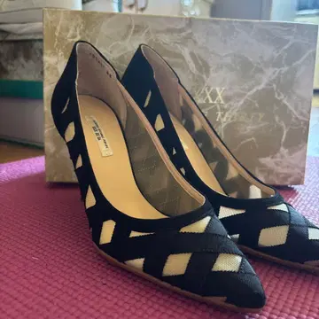 미사용 세븐틴 블랙 앤 화이트 스틸레토 하이힐