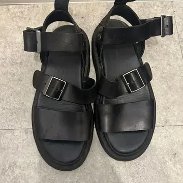 [ 한정판 가격 인하 ] 닥터마틴 drmartens 그리폰 샌들 us6