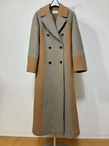 새상품급 INella 이네라 더블 브레스트 롱 코트 베이지 브라운