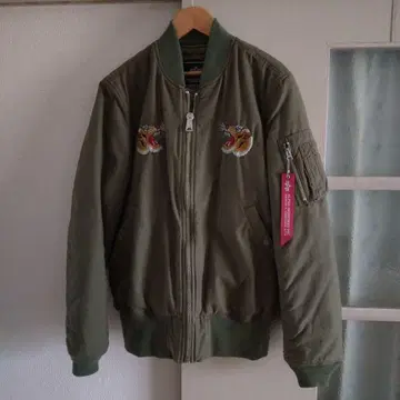 Alpha Industries 밀리터리 자켓 올리브 그린