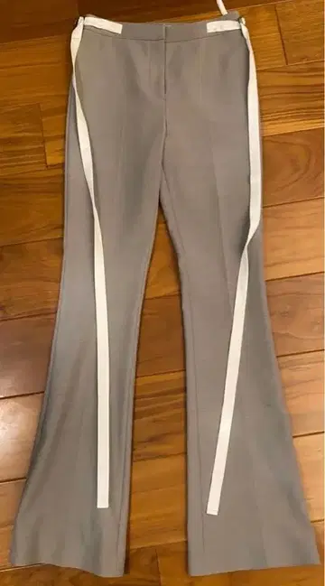 [ 미사용품 ] ADEAM 아디엄 플레어 슬림 슬랙스 사이즈 0