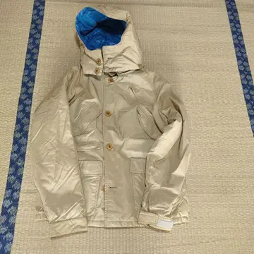 Voyage Wasteland 베이지 다운 자켓