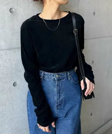 [ 새상품 ] 벨로아풍 크루넥 긴팔 상의 블랙