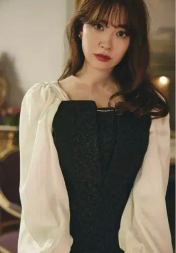 Herlipto CrillonCrystalPearlJaquardDress