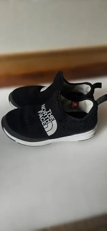 THE NORTH FACE 블랙 슬립온