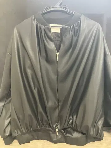 블랙 합성 피혁 벌룬 자켓