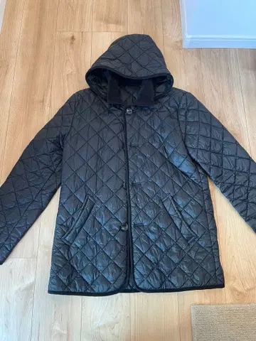 블랙 퀼팅 자켓 후드 부착