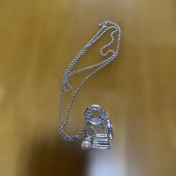 실버 펄 백 모티브 목걸이