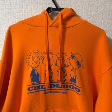 World is Over HOODIE 세카와 후카세