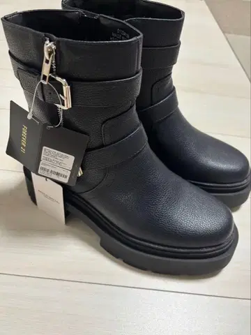 블랙 통굽 부츠 포에버 21