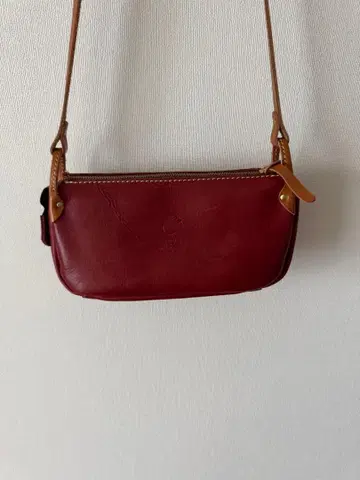 버건디 가죽 숄더백
