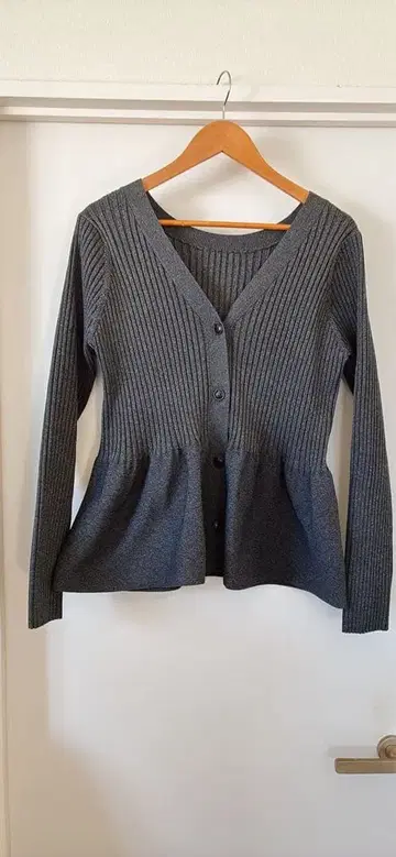 갸루다 가란데 다크 그레이 리브 가디건