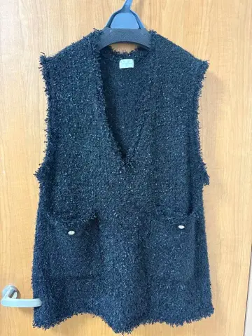 그린 라벨 릴랙싱 블랙 V넥 베스트