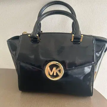 마이클코어스 에나멜 백