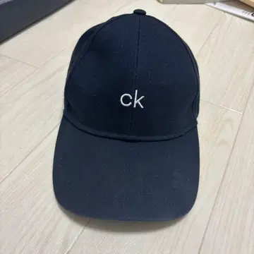 캘빈 클라인 자수 로고 캡 네이비 컬러