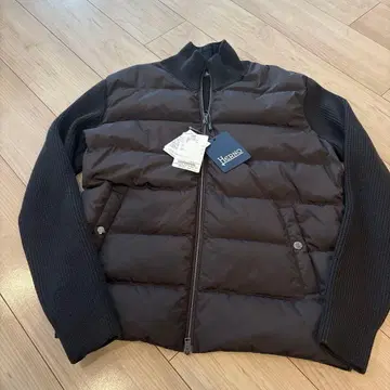 [ 미사용 새상품 ] Herno 다크 브라운 다운 자켓 M 사이즈