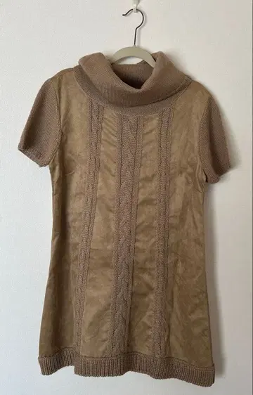 가을 겨울용 여성용 터틀넥 반팔 니트 갈색 브라운 르노