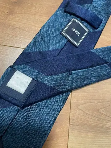 SHIPS 네이비/블루 스트라이프 넥타이