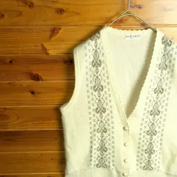 니트 베스트 기하학 패턴 옅은 옐로우 컬러 L 버튼 울 캐주얼 구제 의류