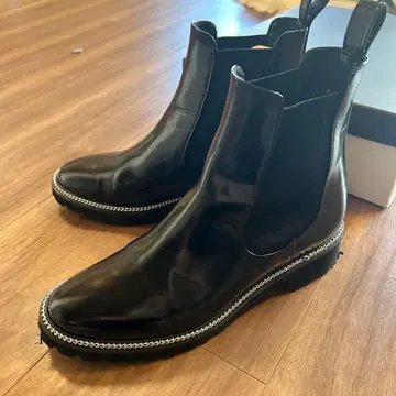 새상품급 블랙 가죽 사이드 고어 부츠 23.5cm