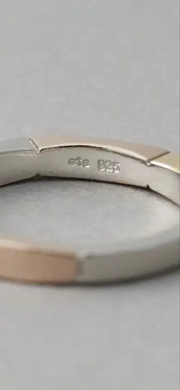 ete 트리컬러 박시 반지