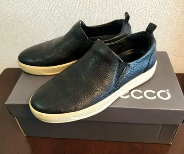 ECCO 블랙 슬립온 스니커즈