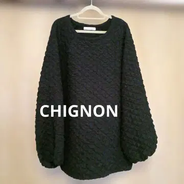 CHIGNON 플리츠 가공 티셔츠 블랙