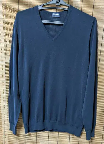 새상품급 돌모어 V넥 스웨터 남성용