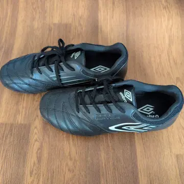 Umbro 축구화 블랙