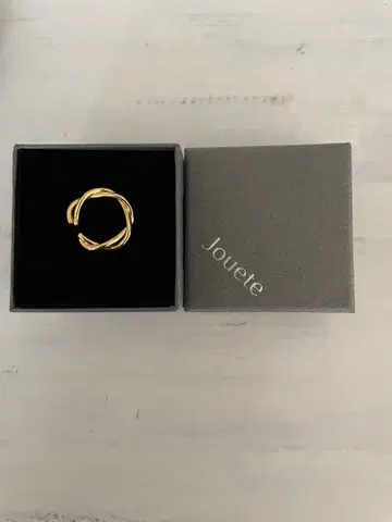 JOUETE(쥬에테) 트위스트 골드 이어커프