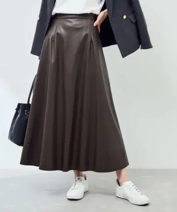 로페피크닉 합성 가죽 플레어 롱 스커트