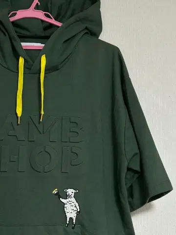 새상품급 그라니프 램찹 페인팅 미니 쭈리 반팔 라이트 후드티