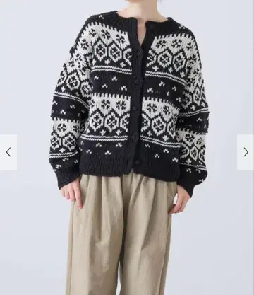 택 포함 새상품 카구레 페루 노르딕 가디건 어반 리서치 도어스