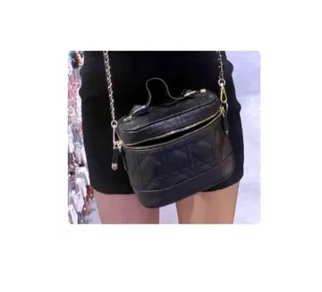 블랙 퀼팅 숄더백