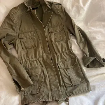 올리브 그린 밀리터리 자켓