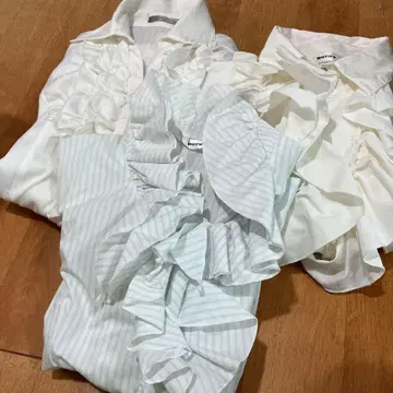 프릴 블라우스 3장 세트 제가 입고 있었습니다
