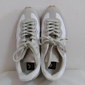 VEJA 스니커즈 리오 블랑코 화이트