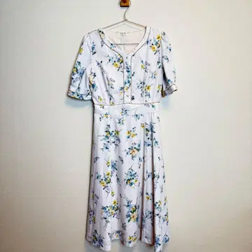 레쎄 파쎄 LAISSE PASSE 플라워 부케 프린트 원피스