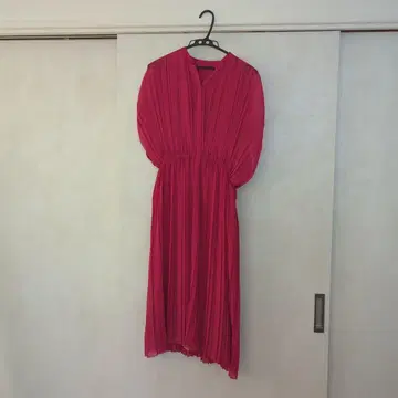 플리츠 벌룬 소매 핑크 원피스