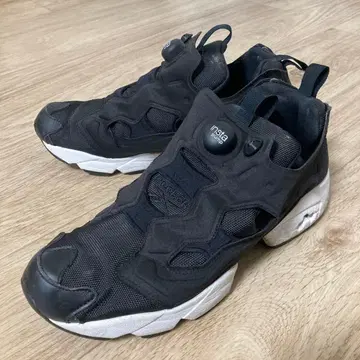 Reebok Instapump Fury 블랙 스니커즈