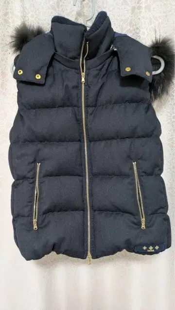 TATRAS 네이비 다운 베스트 퍼 포함