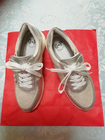 미사용 새상품 스니커즈