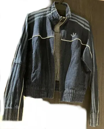adidas 데님 자켓 BLACKPINK JISOO 모델 착용