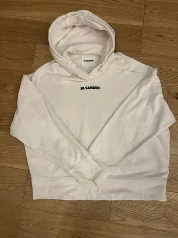 질 샌더+ 화이트 후드티