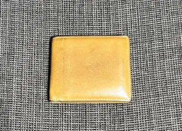 핸더 스킴 베이지 가죽 접이식 지갑