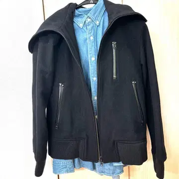 후드 부착 블랙 집업 자켓 M