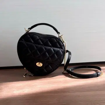 다이애나 하트형 퀼팅 미니백