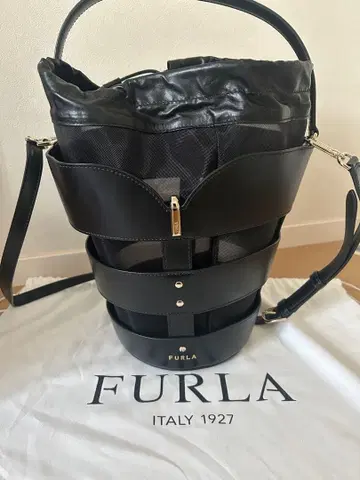 미사용 새상품 FURLA 버킷백 블랙 숄더백