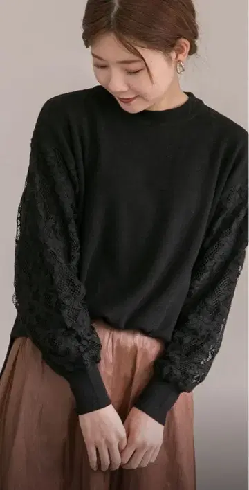 어반 리서치 ROSSO 메리노울 레이스 슬리브 긴팔 니트