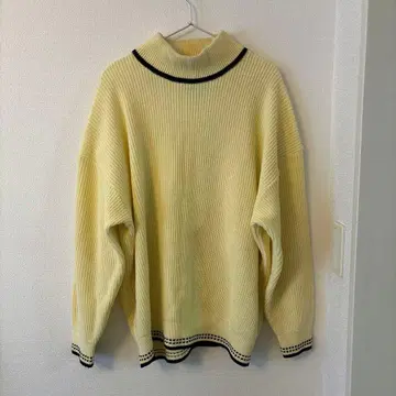 [ M 사이즈 ] 스티치 오버 사이즈 모크넥 니트